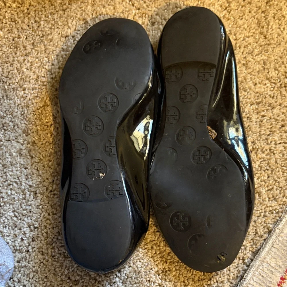 Tory Burch Black Patent Ballet Flats - Picture 2 of 2